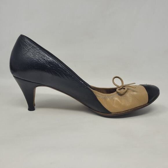 Chanel Heels EU36 US6 Black Tan Leather 2008 CC Logo Old Money Bow Pumps Luxury - Picture 6 of 13